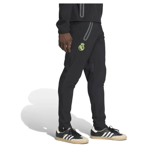 adidas-calca-de-moletom-viagem-real-madrid-tiro-25-26-pro-vis-tech-2.webp adidas - Calça de moletom Viagem Real Madrid Tiro 25/26 Pro Vis Tech – Masculino – Black / Lucid Lemon