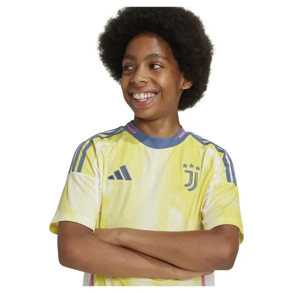 adidas-camiseta-de-manga-curta-junior-visitante-juventus-24-25.webp adidas - Camiseta de manga curta júnior Visitante Juventus 24/25 – Pure Sulfur