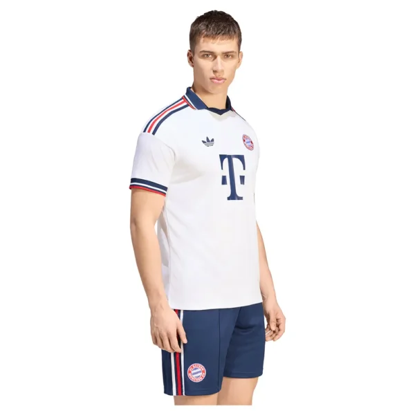 adidas-camiseta-de-manga-curta-visitante-fc-bayern-munich-26-27.webp adidas - Camiseta de manga curta Visitante FC Bayern Munich 26/27 – Masculino – White